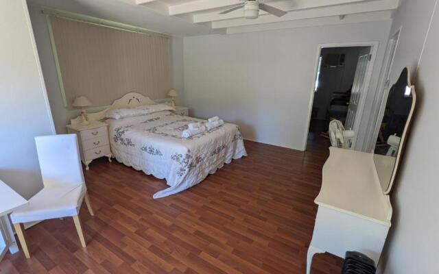 The Cottage on George Street – Guest Rooms – Jarrahdale