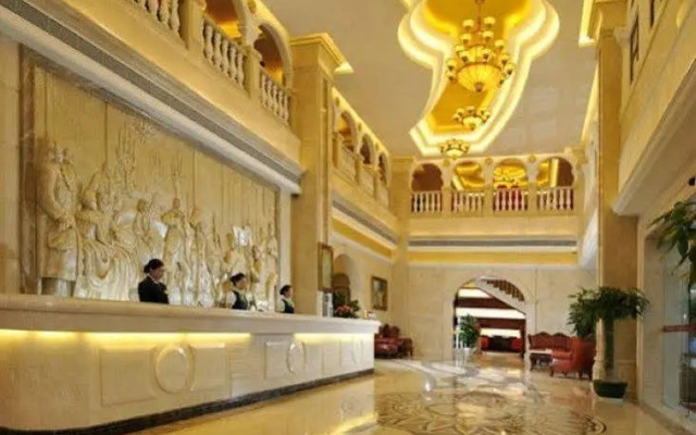 Vienna International Hotel (Shenzhen Shuanglong Subway Station)