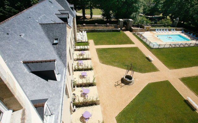 Nice Apartment In A Castle Not Far From The Breton Beaches