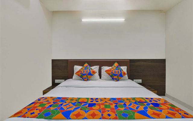 Fabhotel Crystal