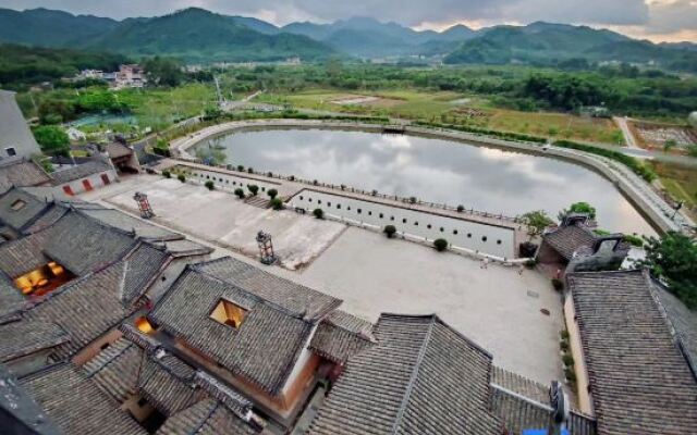 Deng Stone House Pastoral Resort