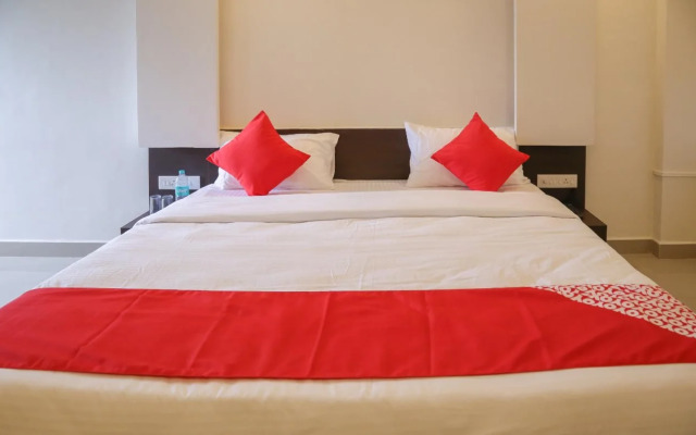 OYO 22066 Hotel Mayur