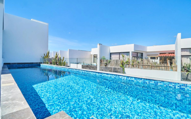Modern Luxury Condo Private pool
