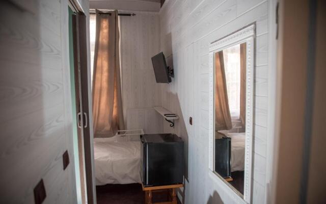 1920s Rooms