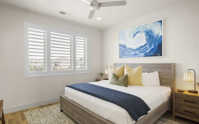 New Listing Happy Hawaiian