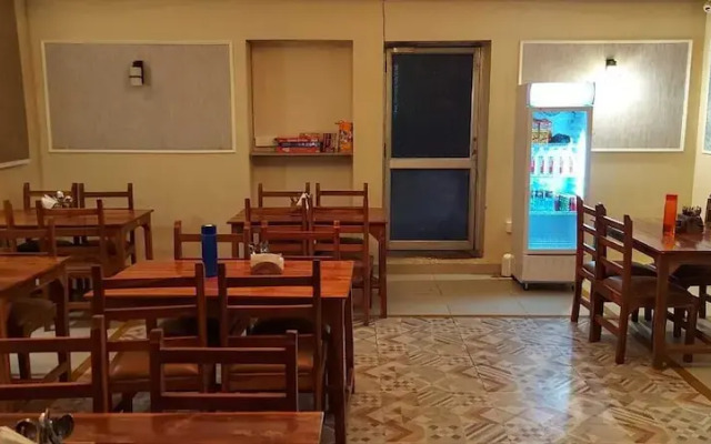 Hotel Ananda Kashi