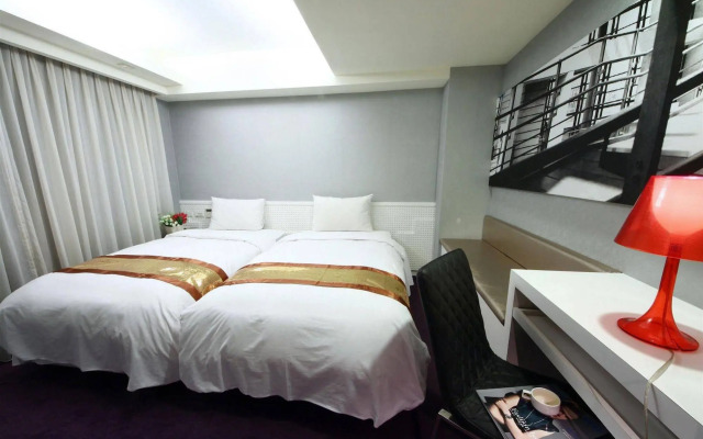 The Longstay Hotel