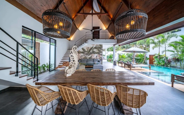 Contemporary Private Villa, 4 BR, Canggu With Staff