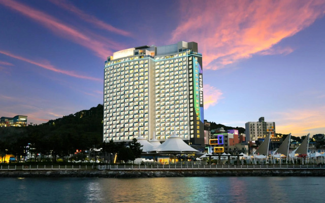 Utop Marina Hotel & Resort