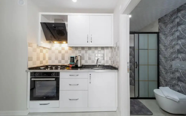 Lovely and Central Flat Near Beach in Antalya