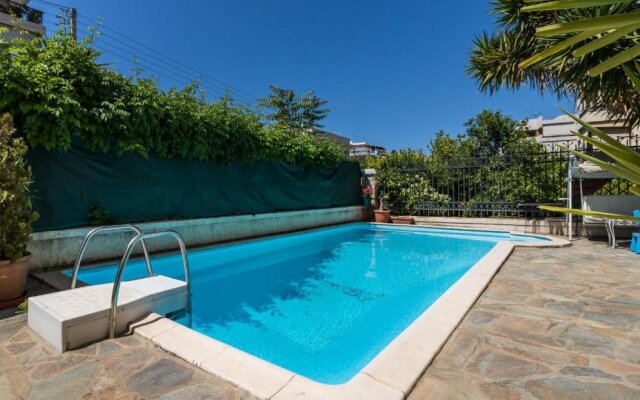 4 bdr Villa with Private Pool in Glyfada