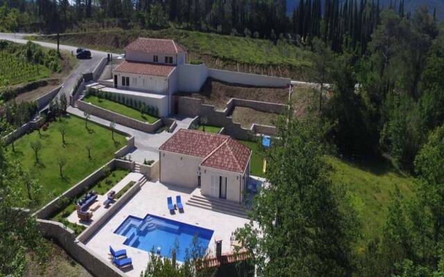 Villa Doline