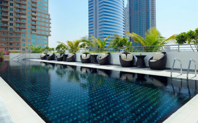 Mövenpick Jumeirah Lakes Towers Hotel