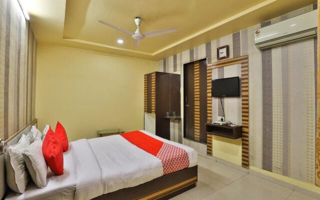 OYO 29992 Hotel Shreeji Palace