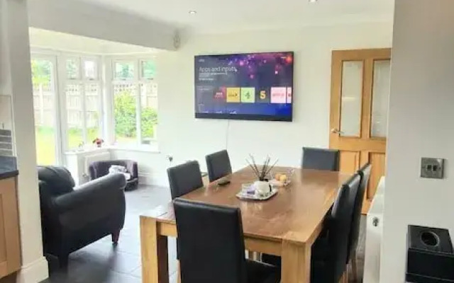 5-bedroom Family Holiday Home Sleeps 7 Garden Parking Pet Friendly North Wales
