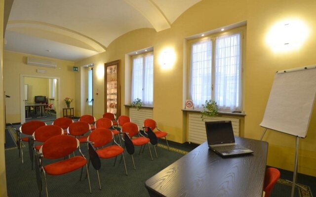 Hotel Roma E Rocca Cavour