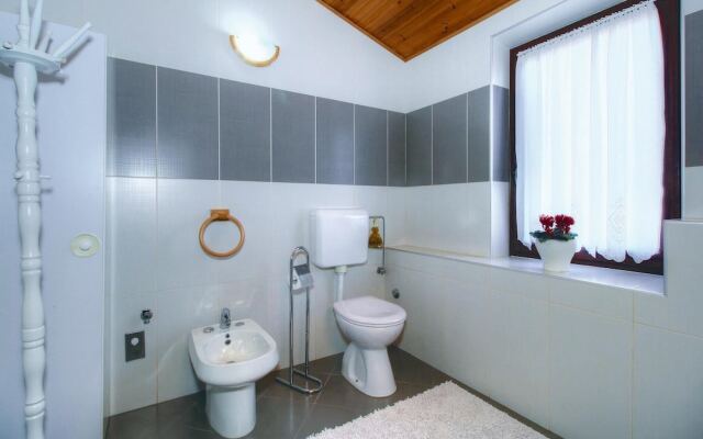 Stunning Apartment in Umag With 2 Bedrooms