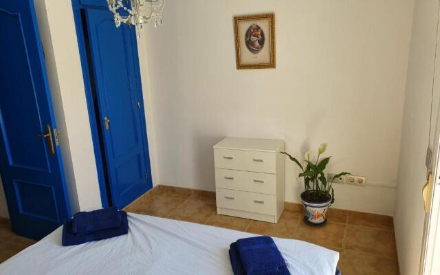 Private townhouse with roof terrace close to the beach