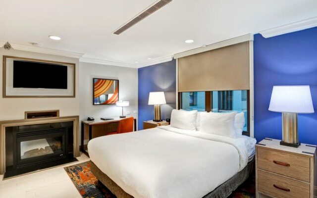 The Cincinnatian Hotel Curio Collection by Hilton