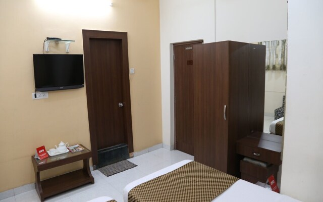 OYO 8997 Angeethi Hotel