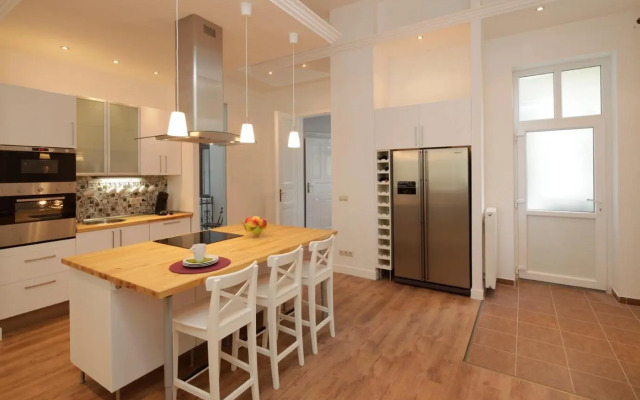 Victoria's Rooms 3 Bedroom & 3 Bathroom