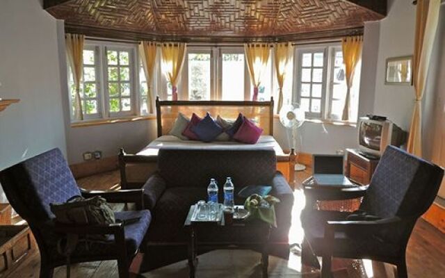 Colonel's Retreat Kashmir