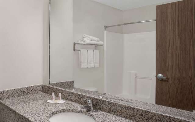 Days Inn by Wyndham Greensboro NC