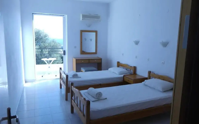 Marianthi Studios & Apartments