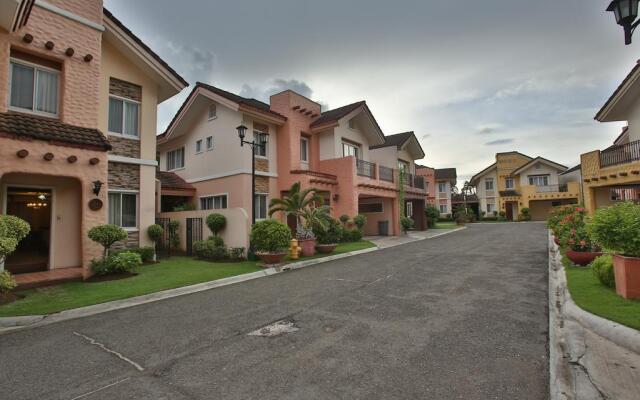 Crown Regency Suites & Residences - Mactan