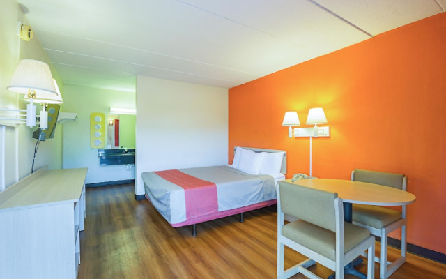 Motel 6