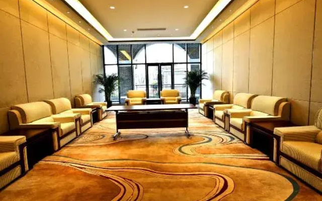 Chishui Yangtze Peninsula Hotel