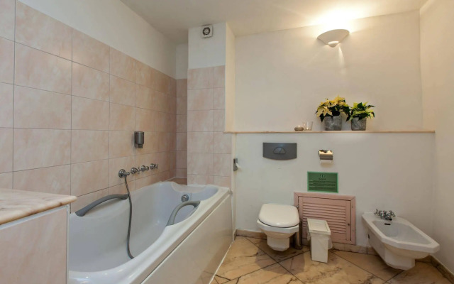 Black Star Suites