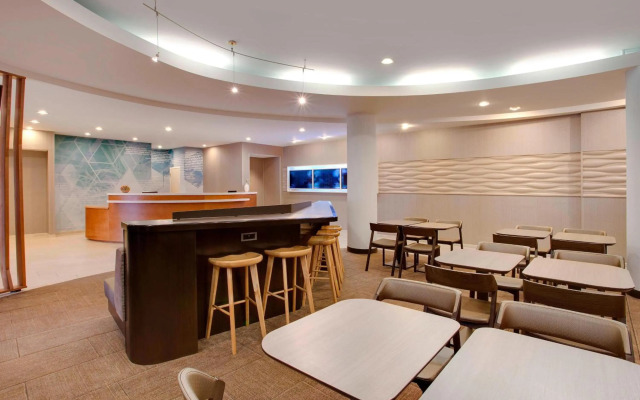 Springhill Suites Marriott Airport