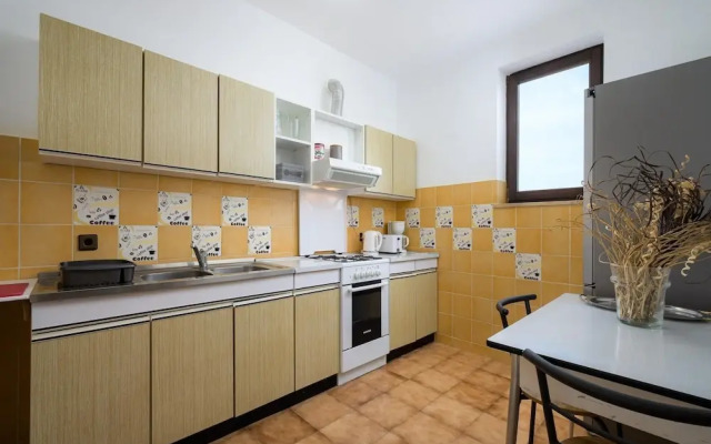 Graceful Apartment With Barbecue Area