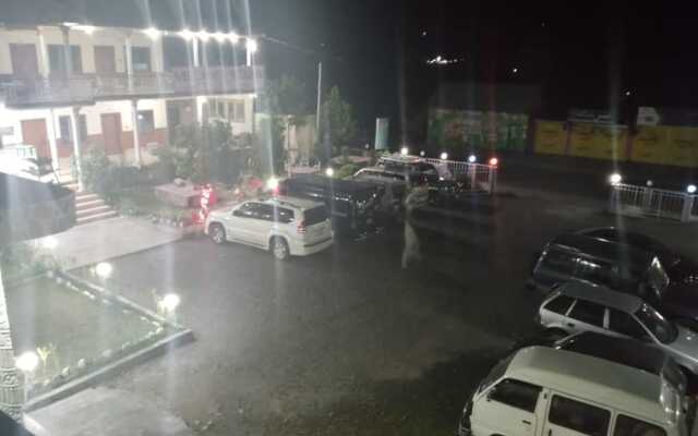 Mezban Hotel & Restaurant