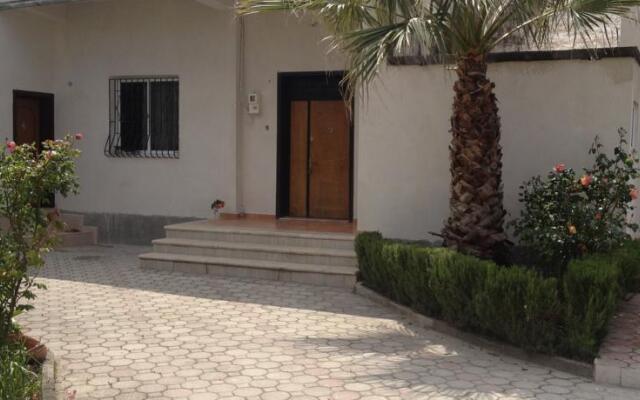 VILA LILI Guest House - Berat
