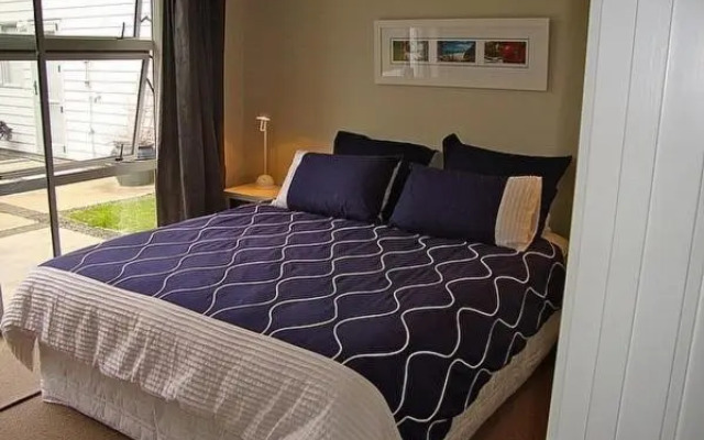 Relax at Cooks - Cooks Beach Holiday Home