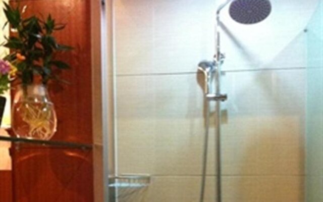 Golden Flower Hotel