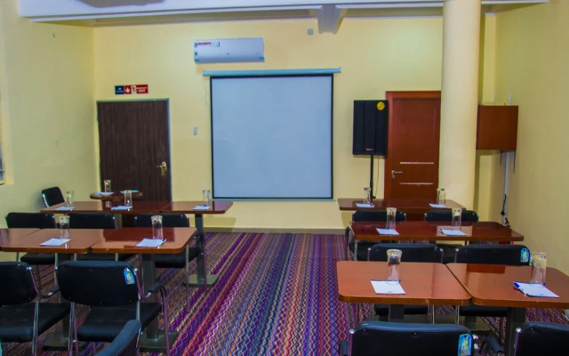 Continent Hotel - Akure
