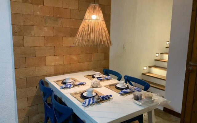 Charmosa Casa a 50m da Praia do Marceneiro