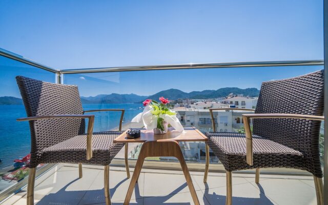 Aurasia Beach Hotel