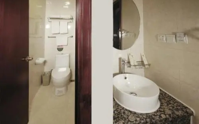 GreenTree Inn Liaoning Jinzhou Railway Station Express Hotel