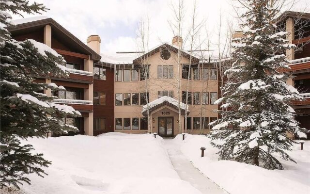 3301 Champagne Lodge, Trappeur's Crossing Apartment 2