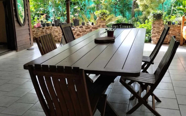 Villa Temae Beach
