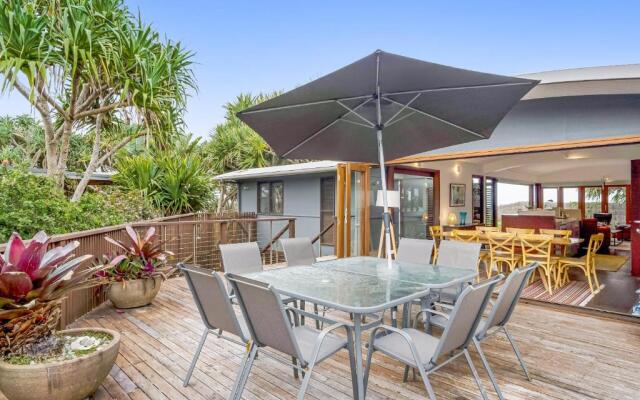 Fuller Holidays - Belongil Beachfront Pavilion, 18 Childe St