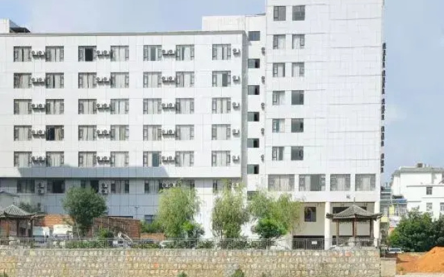 Longhuyuan Hostel