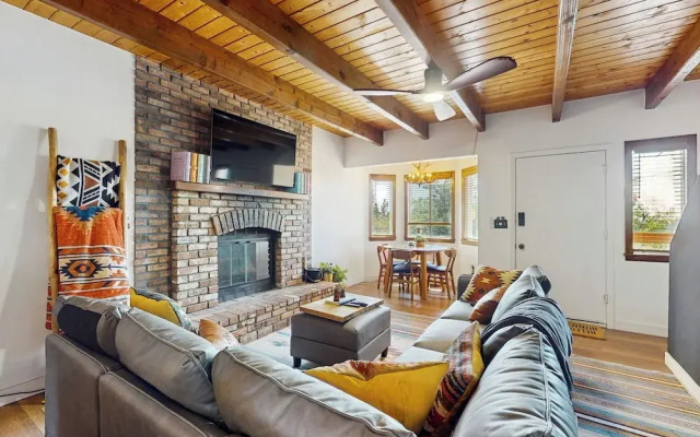 Boat, Hike, Fish! Summer Cabin Near Lake Arrowhead