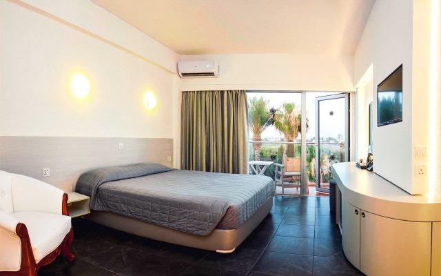 Superior Double room with balcony and with inland view (full double bed)