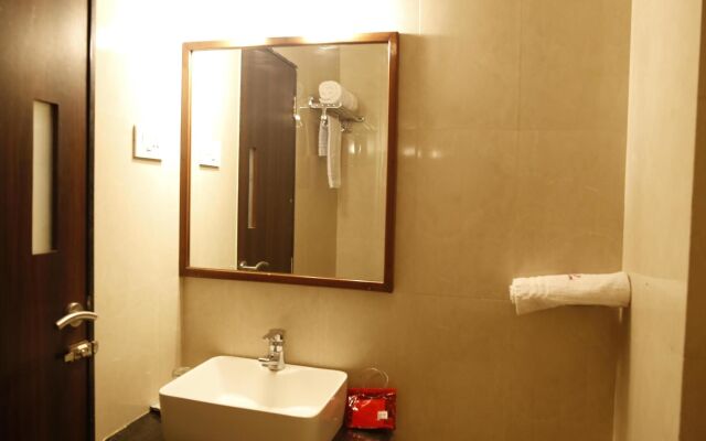 OYO 2726 Hotel Elegant