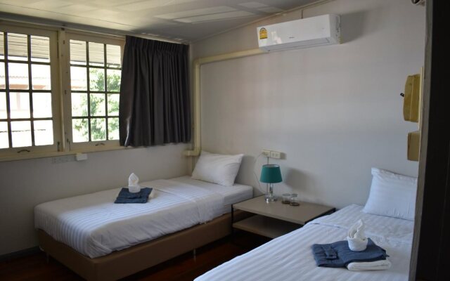 Maya Bed and Food Hostel